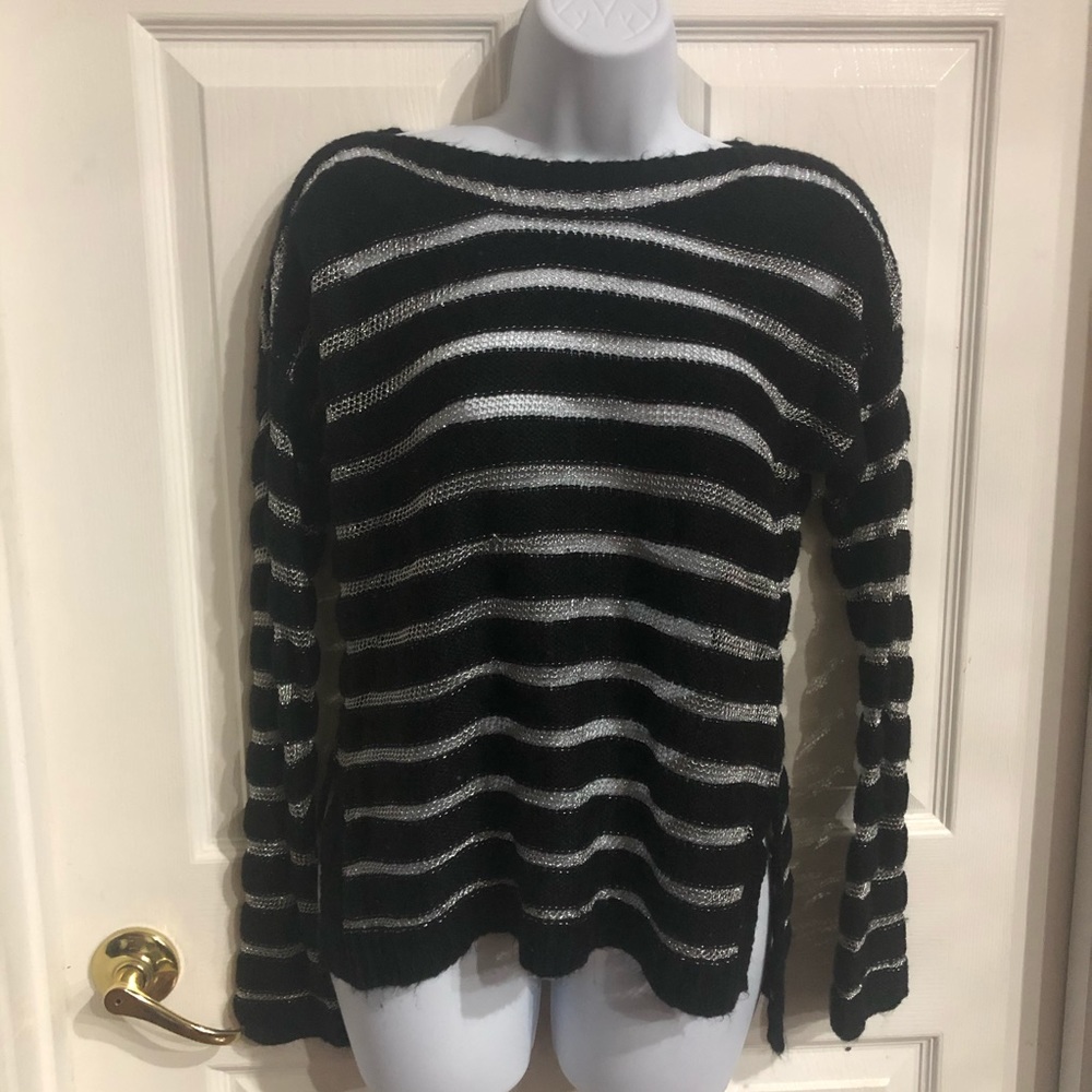 Jessica Simpson sweater top size M